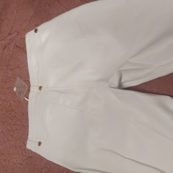 Elegant White Faux leather Flared Pants - Picture 4 of 5